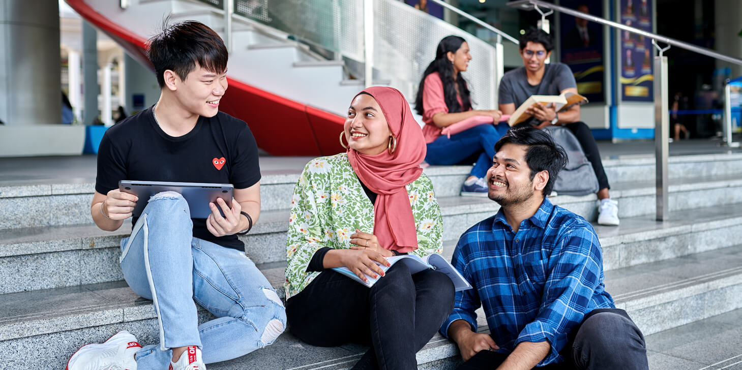 The Accelution Advisors Scholarship is open to everyone aged 25 years and below, including eligible Accelution Advisors employees and dependants.
